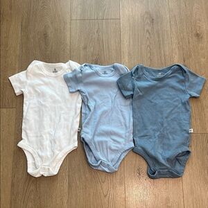 The Honest Company Baby Bodysuit Set - White, Light Blue, Blue